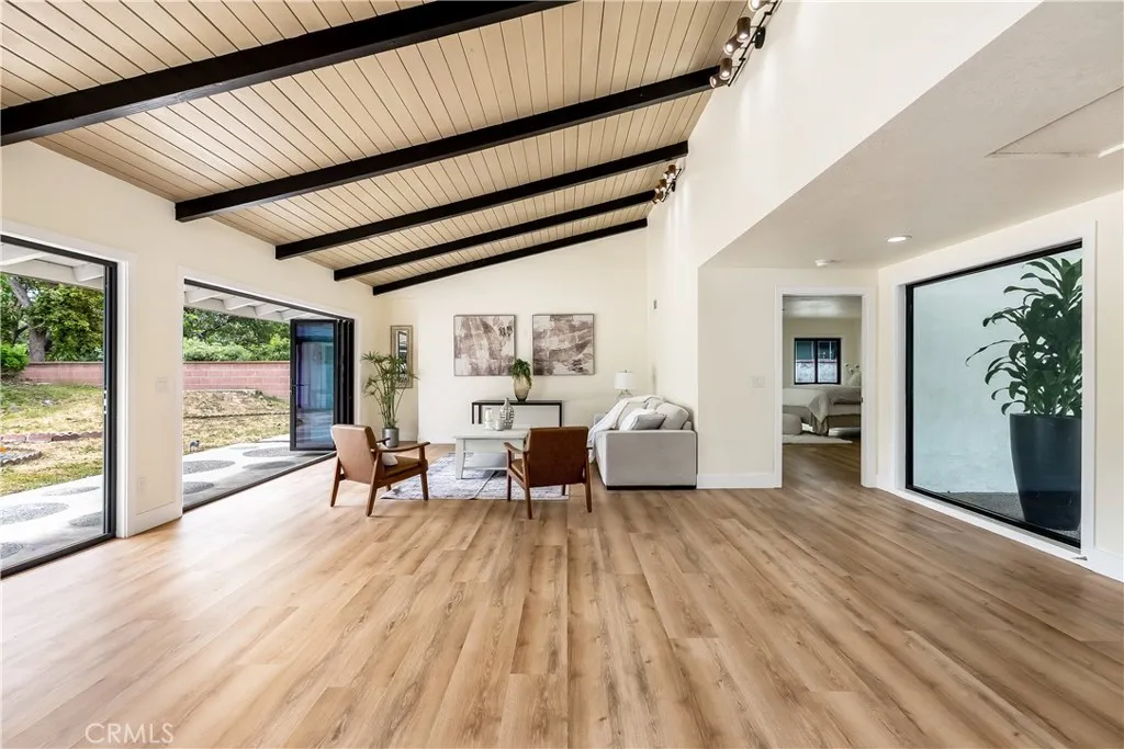 1216 W River Lane, Santa Ana, California 92706 home-pic-1